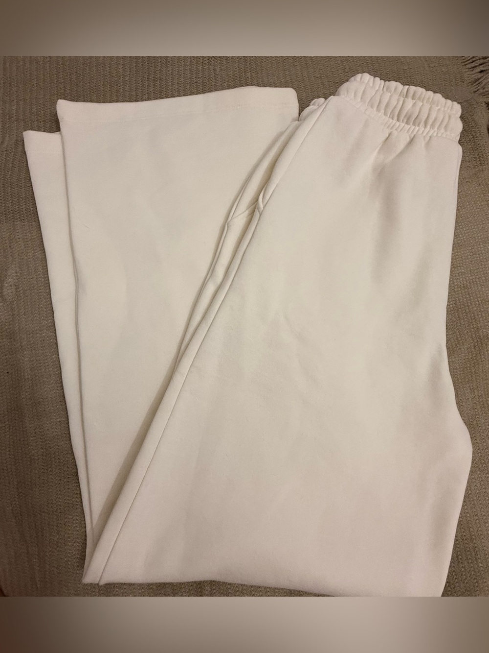 Vanquish women’s wide leg sweat pants